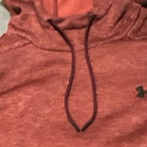 Under Armour Men's Red Fleece Pullover Hoodie Logo Drawstring Loose Fit XL. NWOT